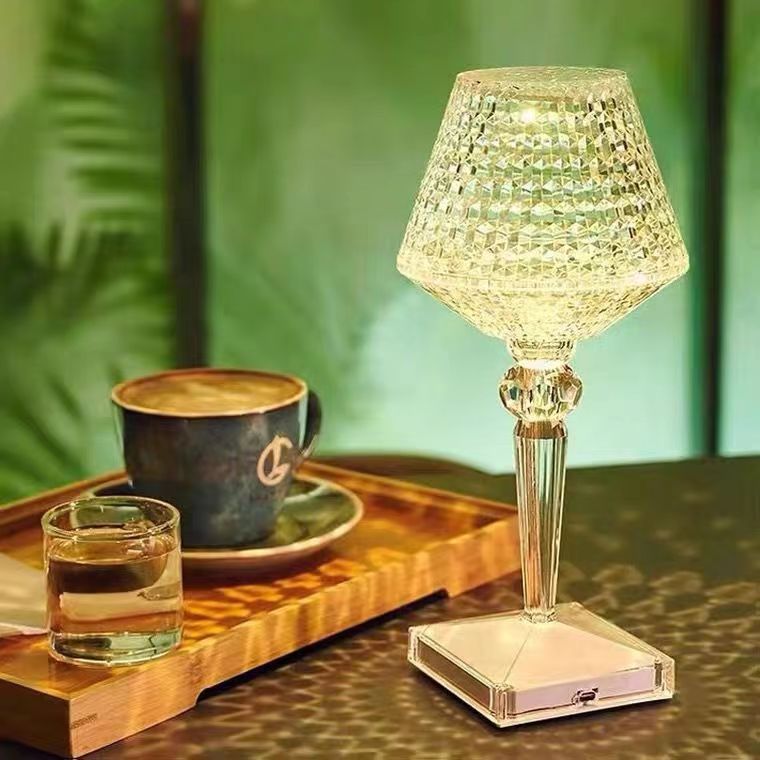 RadiantCrystal - Kristallen LED Tafellamp met Drie Dimbare Verlichtingsopties