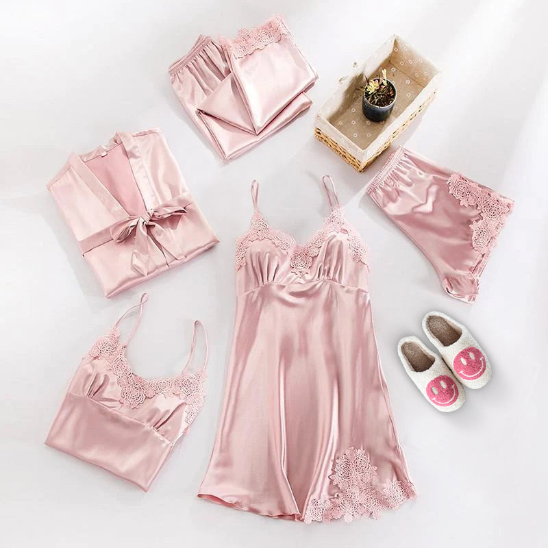 Esmee's Luxe Satijnen Pyjama Set - Vijfdelige Nachtkleding met Kant