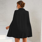 Riley Cape Jurk Luxe Elegante Blazerjurk Voor Gala, Bruiloft en Avondgelegenheden Met Mysterieuze Cape en Gouden Details