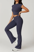 Twee-delige Crop Top en Flare Pant Leggings Set