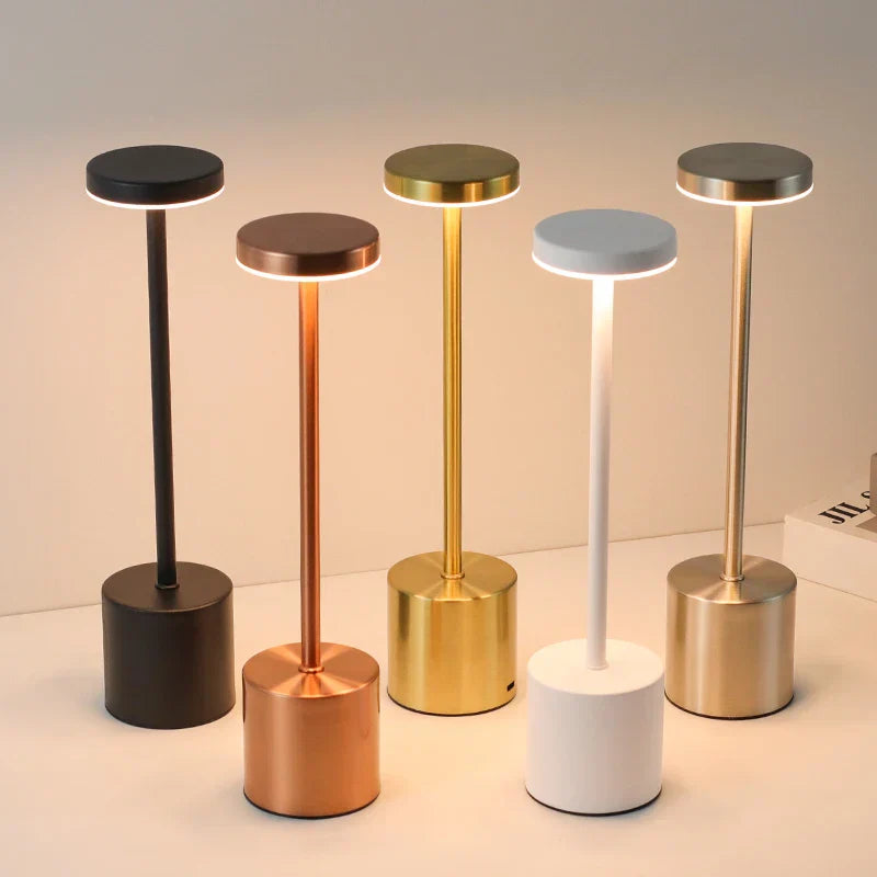 LuxeTouch | Draadloze LED Tafellamp met Instelbare Helderheid – Modern Design