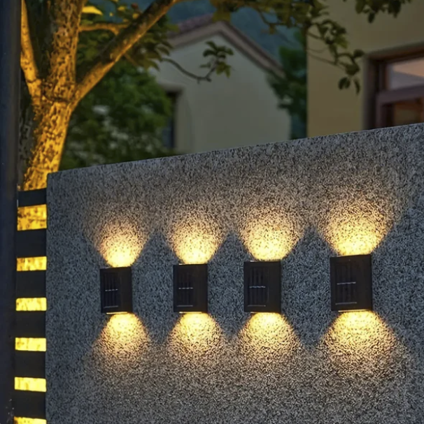 SolarLuxe I LED Wandlamp op Zonne-energie – Automatische Werking
