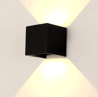 LumiSensor I Waterdichte Wandlamp met Verstelbare Stralingshoek – Zwart/wit