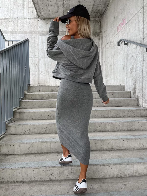 Sharon Set: Mouwloze jurk en hoodie 1