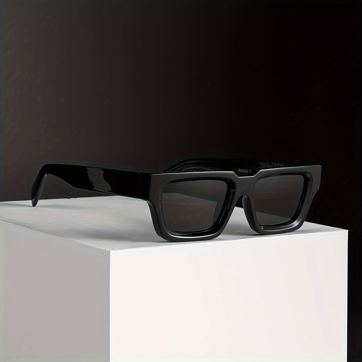 Stoere Zwarte Retro Zonnebril Dames en Heren met Vierkant Frame 5