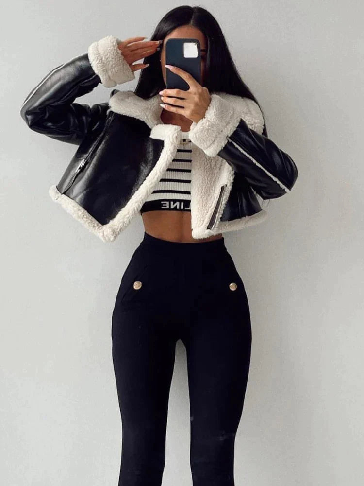 Stoere, met fleece gevoerde korte damesjas 2