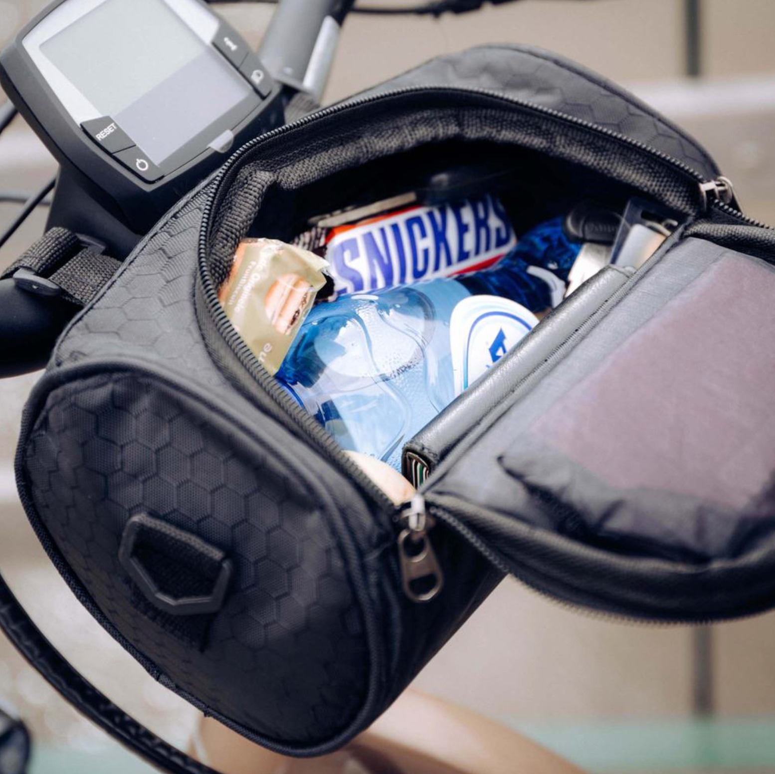 Waterdichte Fietstas met Touchscreen - Veilig en Multifunctioneel voor Elke Fiets 1