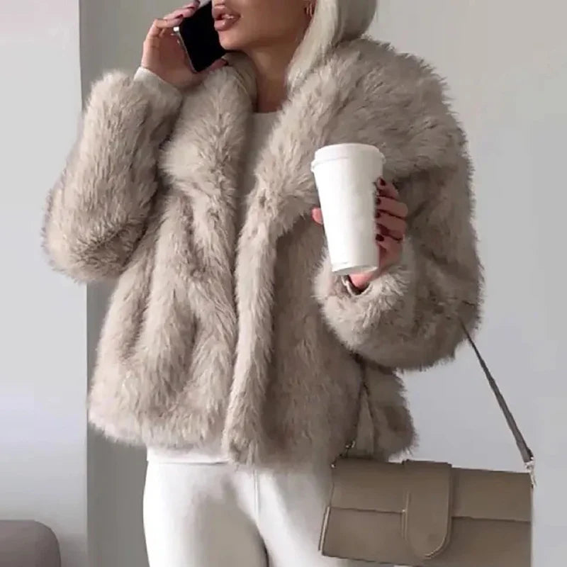 Dames Faux Fur Korte Jas – Stijlvolle Winterjas voor Casual en Semi-Formele Herfstkleding