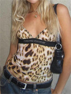 Y2k V-hals cami top met luipaardprint 3