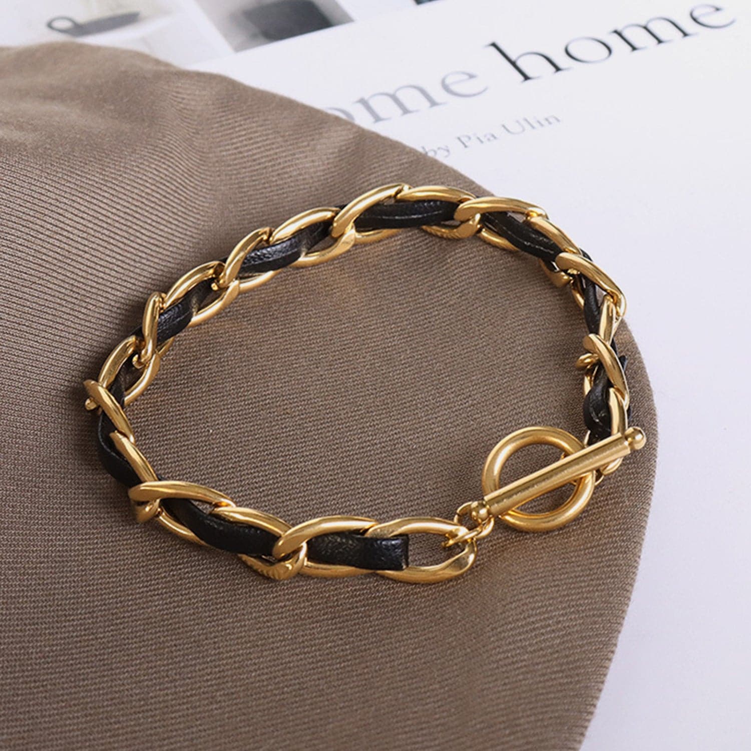 Elegante leren kettingarmband met 18K gouden plating voor stijlvolle aantrekkingskracht