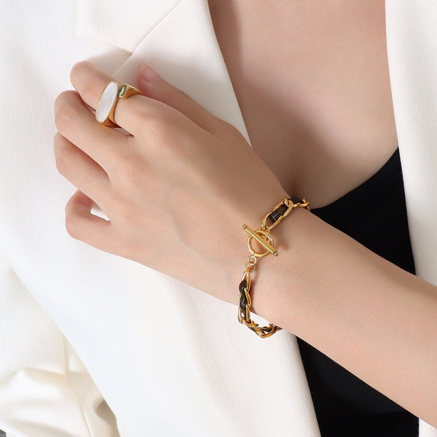 Elegante leren kettingarmband met 18K gouden plating voor stijlvolle aantrekkingskracht