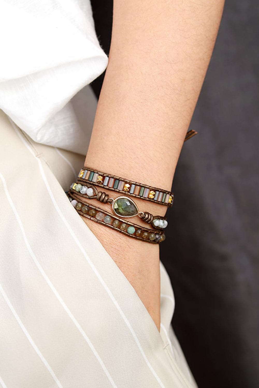 Elegante gelaagde armband met kralen en natuurlijke stenen