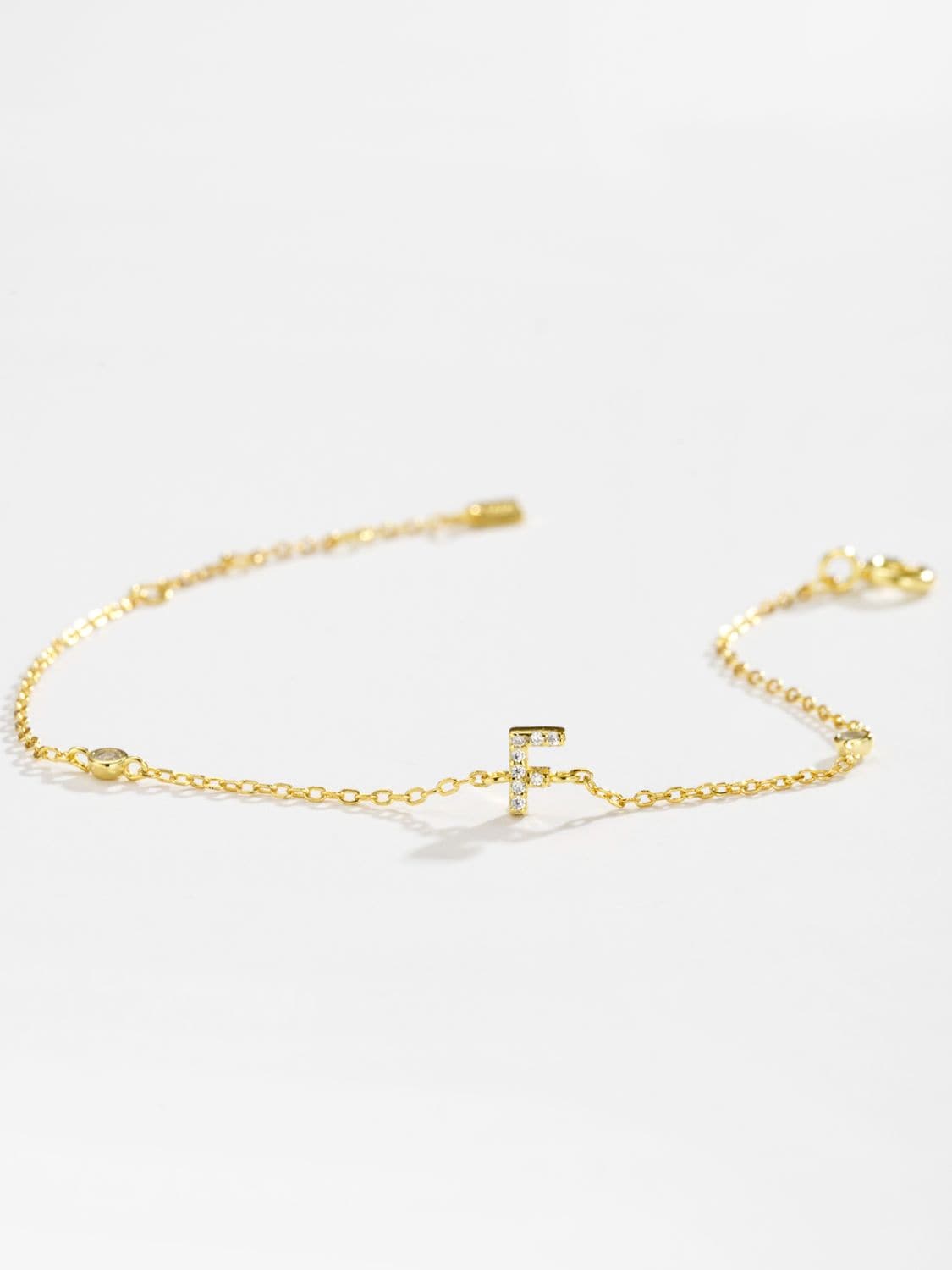Zircon alfabet bedelarmband in 925 sterling zilver
