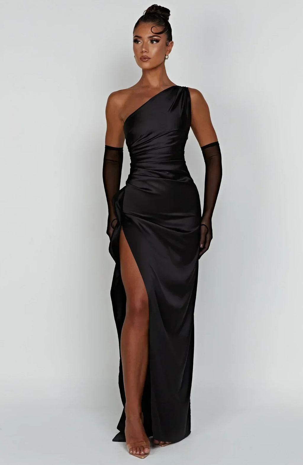 Jurk Satijnen One Shoulder Met Hoge Split En Drapeering