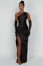 Jurk Satijnen One Shoulder Met Hoge Split En Drapeering