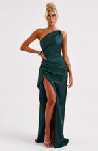 Jurk Satijnen One Shoulder Met Hoge Split En Drapeering
