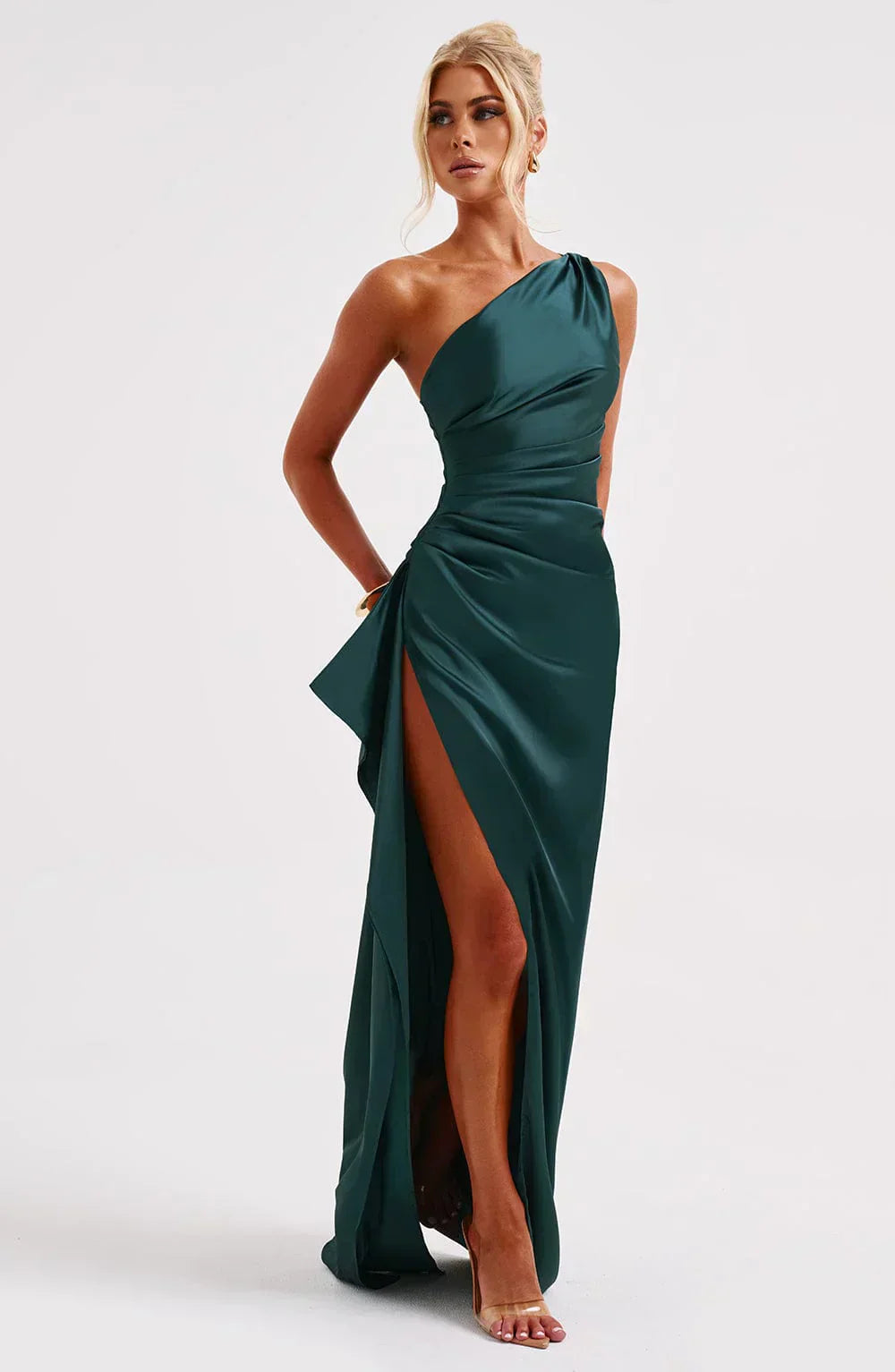 Jurk Satijnen One Shoulder Met Hoge Split En Drapeering