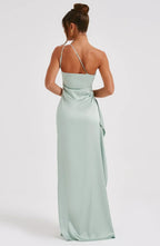 Luxe Satijnen One-Shoulder Splitjurk voor Elegante Avonden en Gala's met Luxe Satijn, Asymmetrisch Schouderontwerp en Hoge Split voor Flatterende Pasvorm