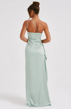 Jurk Satijnen One Shoulder Met Hoge Split En Drapeering