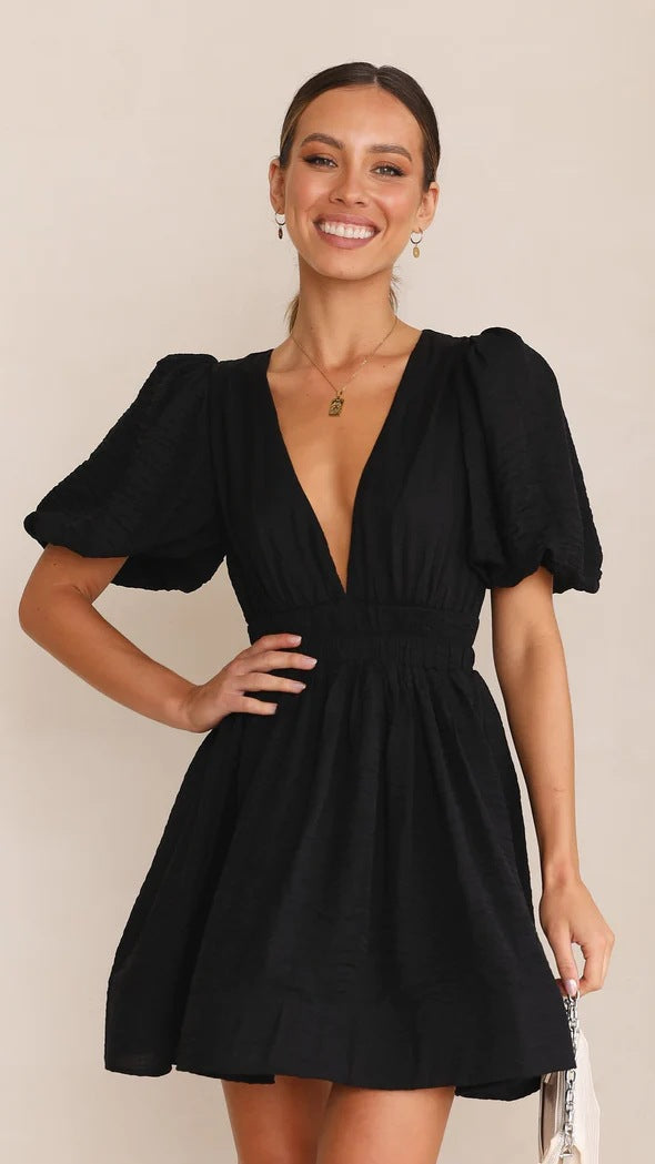 Dames Jurk – Korte Pofmouwen – Vierkante Hals – Elastisch Model – Flared Mini Lengte