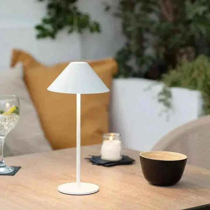 Darlœ  – Scandinavian Design Tafellamp met Warm Licht