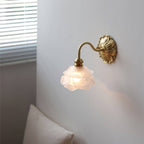Wandlamp Messing En Glas Met Gebogen Zwanenhalsarm Stijlvol