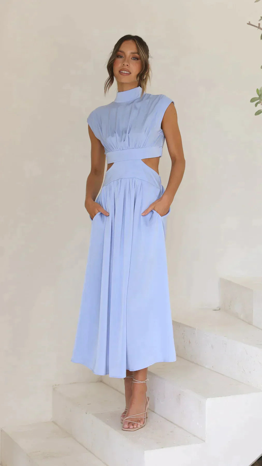 Dinah's uitgesneden midi-jurk