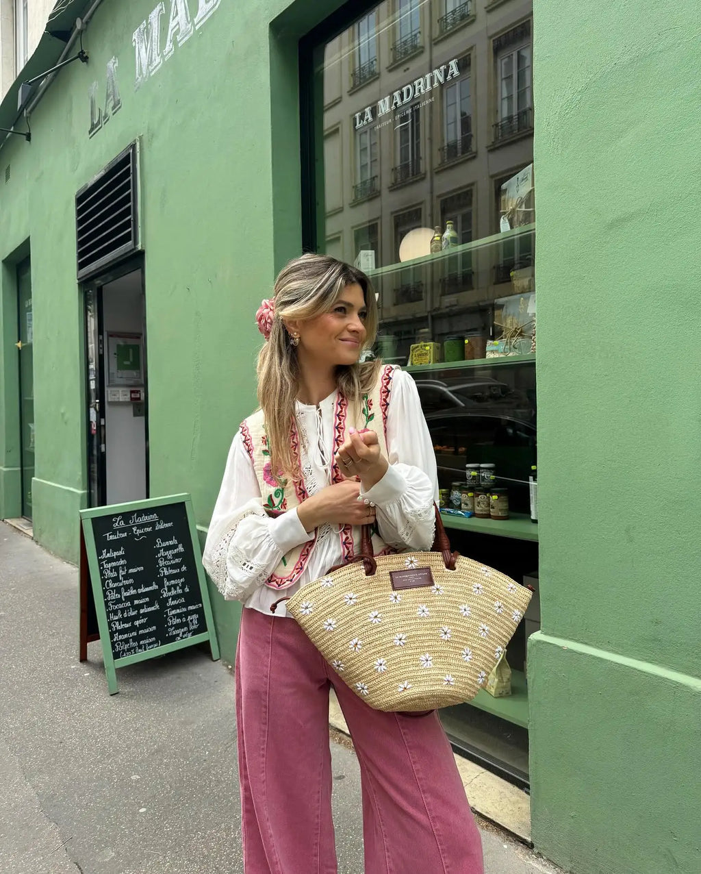 Dames Rieten Tote Tas – Geborduurde Bloemen – Ruim – Open Top – Stevige Handvatten