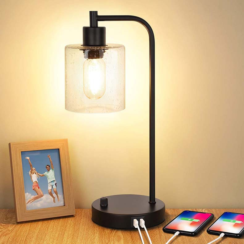 IndustriGlow - Industriële Tafellamp met USB-poorten en Dimbare Verlichting