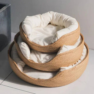 Lovely - Rattan Huisdierbed - Handgemaakt en Duurzaam - Comfortabel voor Elk Seizoen met Elegante Afwerking Bed Met Kussen / 45cmx45cm
