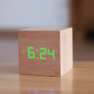 Gepersonaliseerde houten digitale LED-wekker – Stijlvol woonaccessoire met USB/batterijvoeding