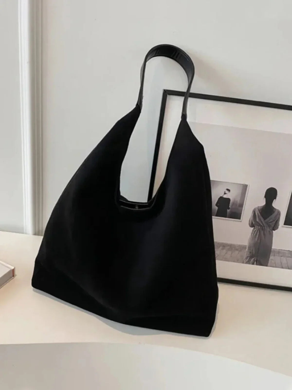 Retro Suède Grote Capaciteit Schoudertas voor Dames en Stijlvolle Accessoires in Retro en Veelzijdig Design