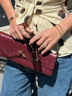 Stedelijke Crossbody Geweven Schoudertas van Faux Leer met Gouden Sluiting voor Casual en Formele Gelegenheden