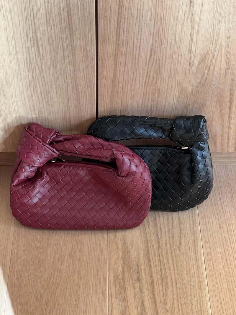 Vlechtknoop Neplederen Mini Tas Met Geweven Ontwerp En Gedraaide Handgreep Voor Elegante En Moderne Stijl