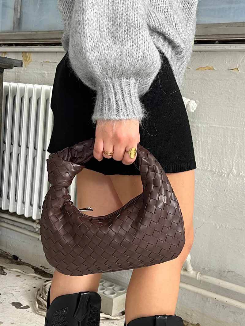 Vlechtknoop Neplederen Mini Tas Met Geweven Ontwerp En Gedraaide Handgreep Voor Elegante En Moderne Stijl