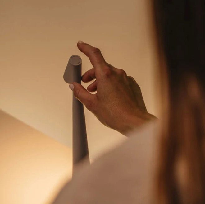 Cozy Luma - Draagbare Tafellamp Aluminium Oplaadbare LED Lamp Met Drie Lichtsterkten Voor Woonkamer Slaapkamer En Kantoor