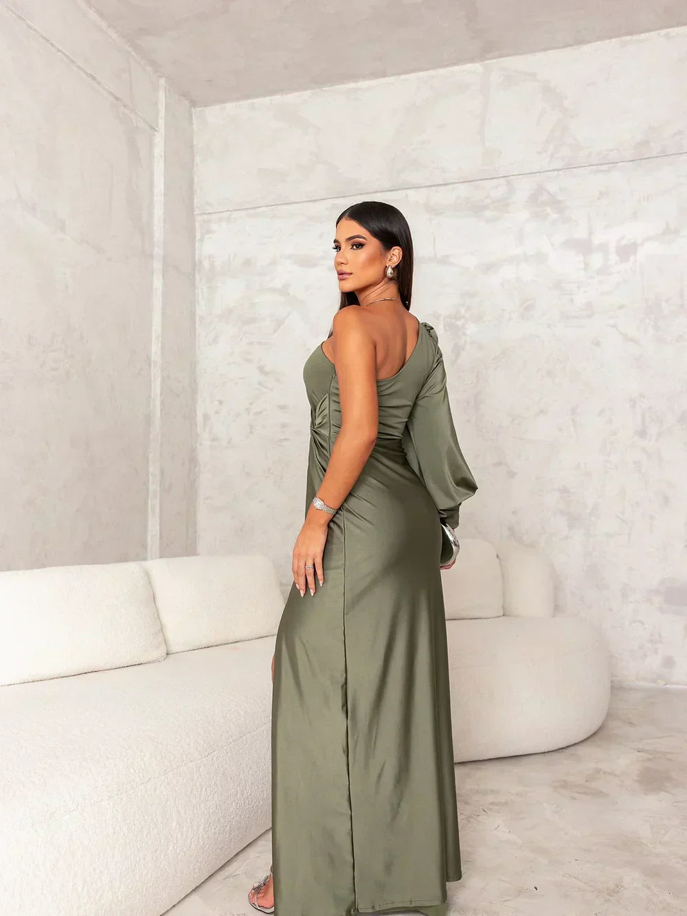 Dani Elegante Satijnen Schouderjurk voor Dames met Asymmetrisch Ontwerp en Luxe Afwerking voor Gala's Bruiloften en Feestelijke Evenementen