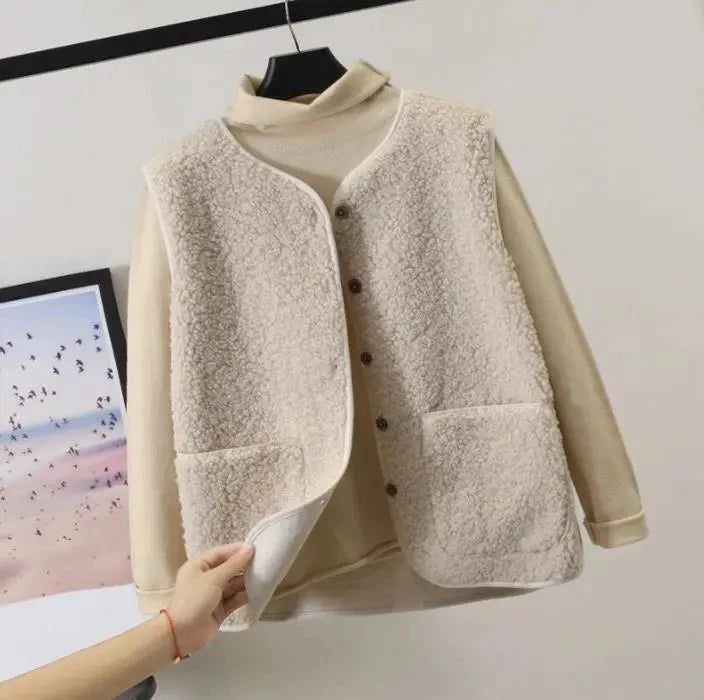 Dione Pluche Vest