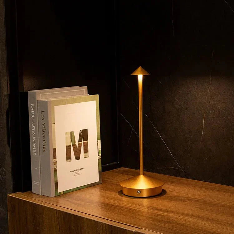 PointLight Pijlkop-tafellamp