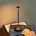 PointLight Pijlkop-tafellamp