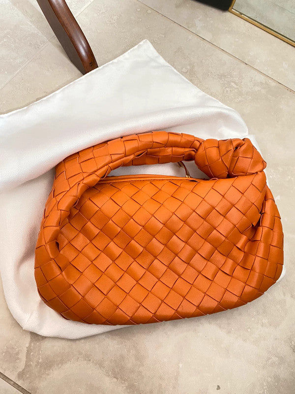 Dames Handtas - Echt Leer - Gevlochten Design - Luxe Halvemaan Vorm - Knopenhandvat