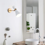 Design wandlamp met gouden LED en creatieve driehoekige lampenkap