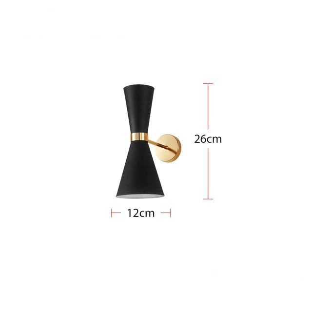 Design wandlamp met gouden LED en creatieve driehoekige lampenkap