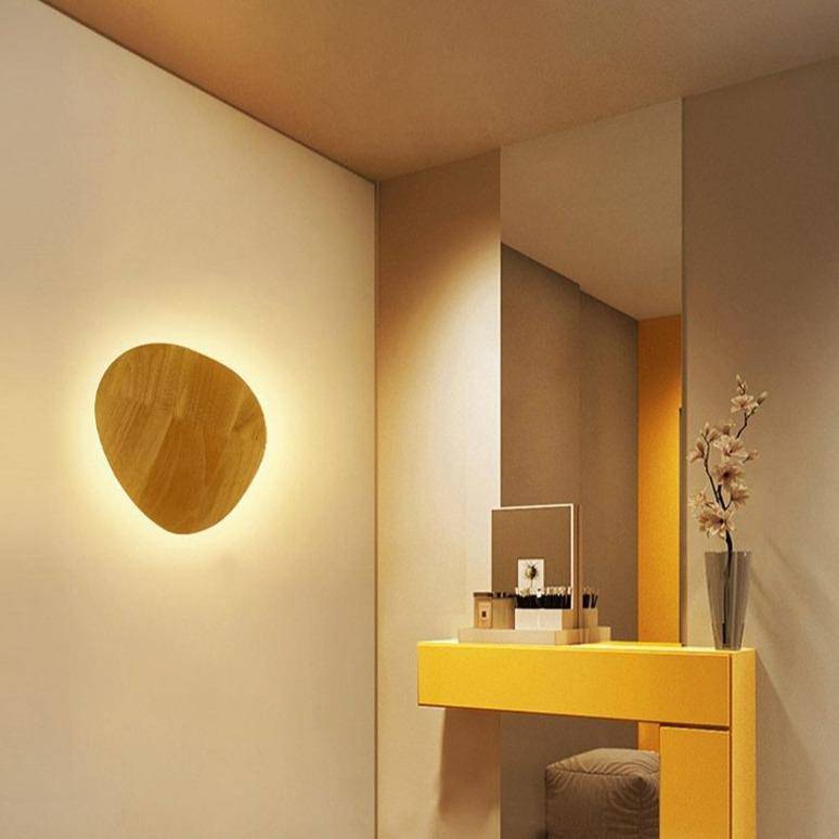 Scandinavische LED wandlamp in ovale houten vorm