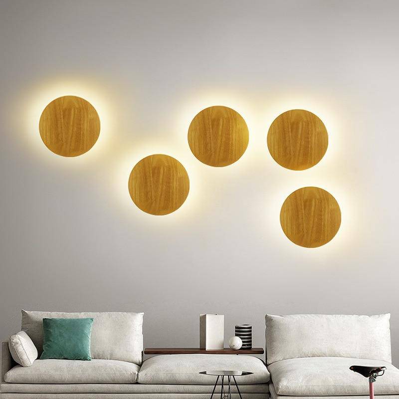 Scandinavische LED wandlamp in ovale houten vorm