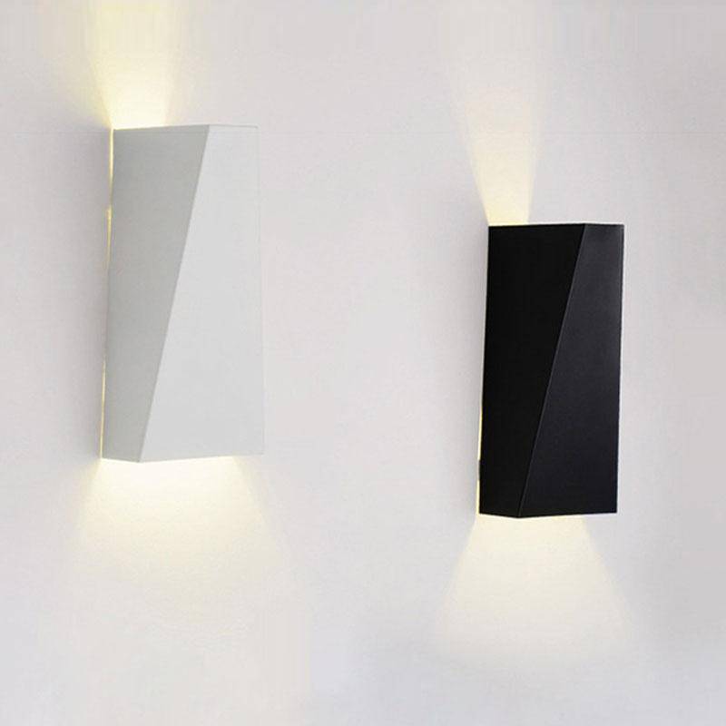 Design LED wandlamp (zwart of wit)