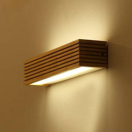 Rechthoekige LED wandlamp van hout Japan