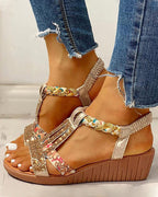 Sandalen in bohemian style in de kleur Goud voor dames in Beach stijl ideaal voor de zomer.